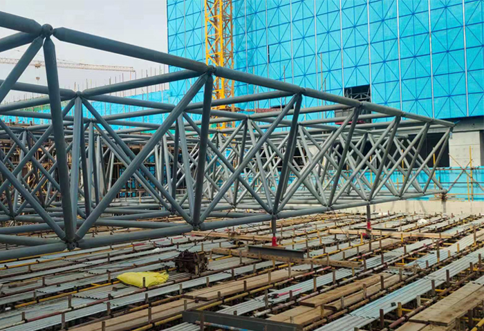 衡水高铁东总部基地2号楼网架